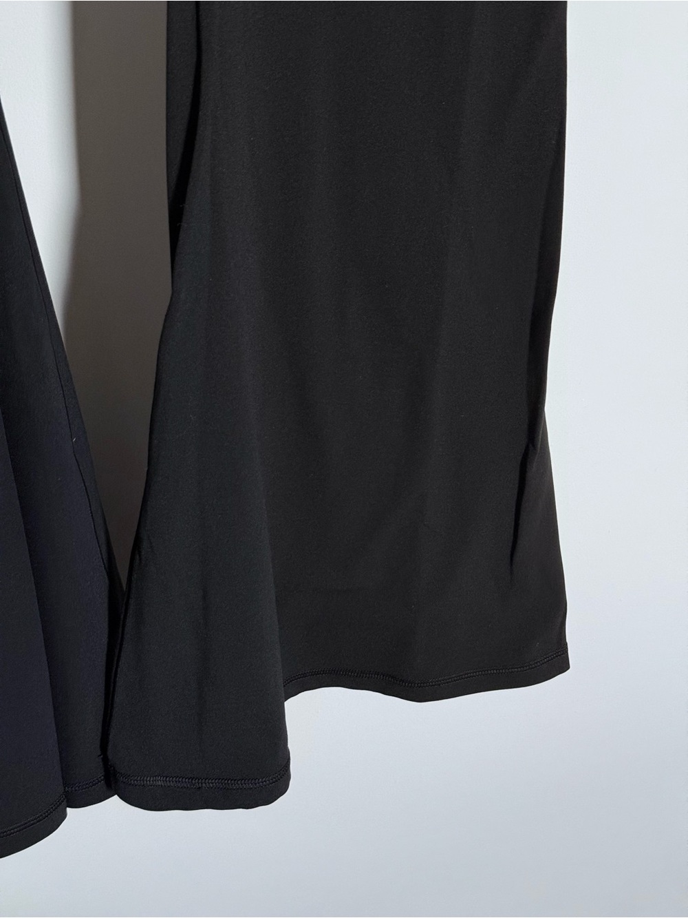 OFFLINE By Aerie Real Me High Waisted Crossover Flare Legging True Black Medium - Picture 8 of 13